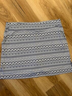 Navy and White Aztec Patterned stretch  Skort by Sport Haley size XL